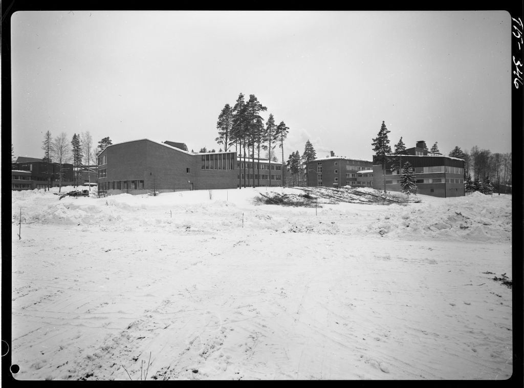 Koneinsinööriosaston päärakennuksen rakennustyömaa Otaniemessä, 1966