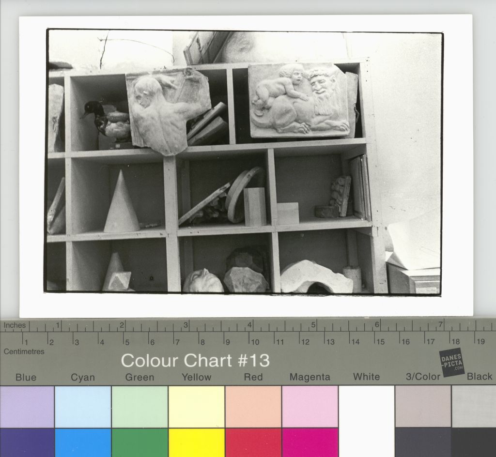 Ateneum dokumentti 1980-1981: kipsimalleja piirustussalissa
