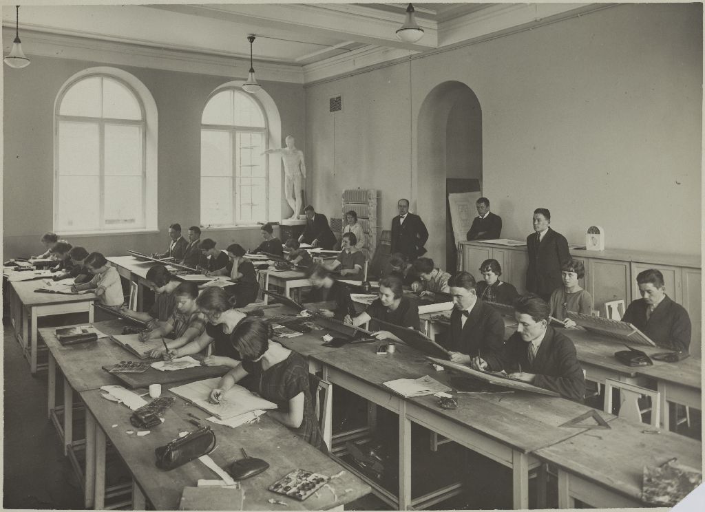 Piirustuksen opetustilanne, 1925